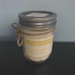⭐️Hand-poured “Hint of Vanilla Mint” Soy Candle